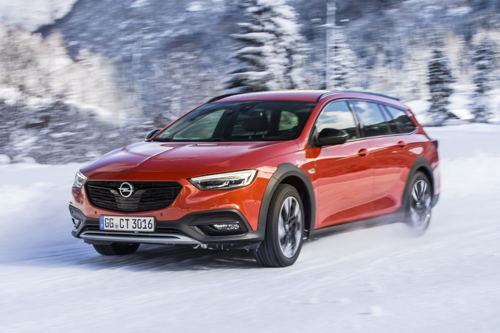 Opel Insignia Country Tourer with high-tech 4x4